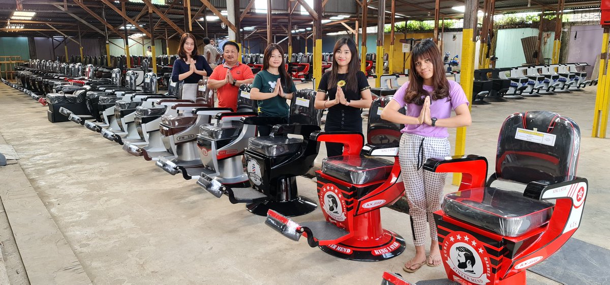 PinterMend's tweet image. Foto-foto kursi pangkas rambut,kursi cukur/kursi barbershop pinter mend King 1 star.
Hubungi owner wa: 0853.70.100.100