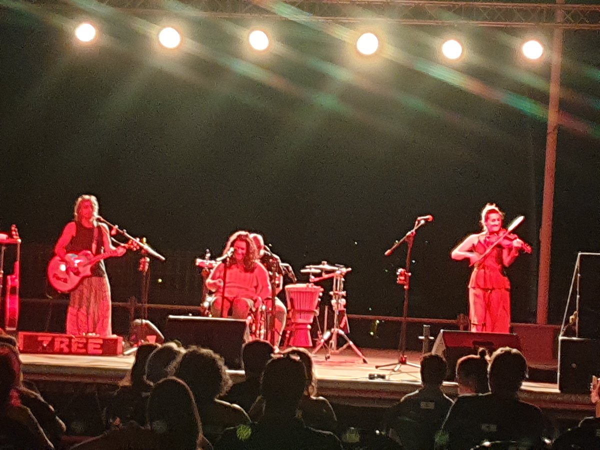 PSOE_Galapagar's tweet photo. Fantástica noche con Irish Folk Music en #Galapagar.
#Seguimos ❤ https://t.co/J7L8QumtPy