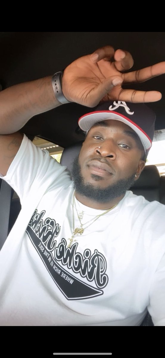 757tp2's tweet image. 🚨Twitter do y’all thing!!🚨
•
•
•
I’m new to Phoenix AZ, and I have recently decided to chase my dream and start my own sneaker reseller business. I stay with the latest Yeezy’s , Jordan’s, and Dunks in stock .👟🔥 I’m not trying to beat nobody over the head come get right🤝