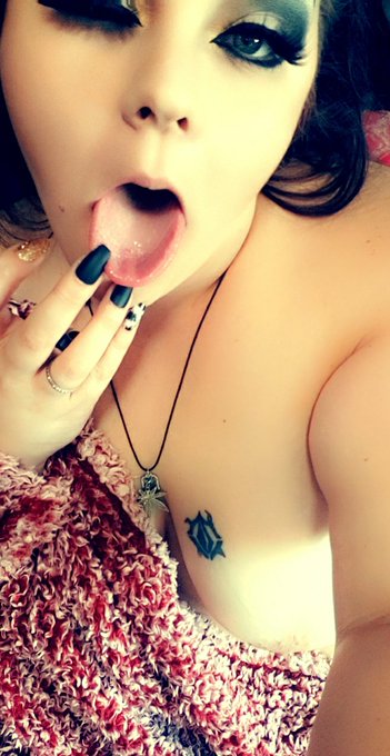 Have you subbed yet? I have a 7 day free trial, limited spots (33 as i post this) BBW Goth Alt Egirl