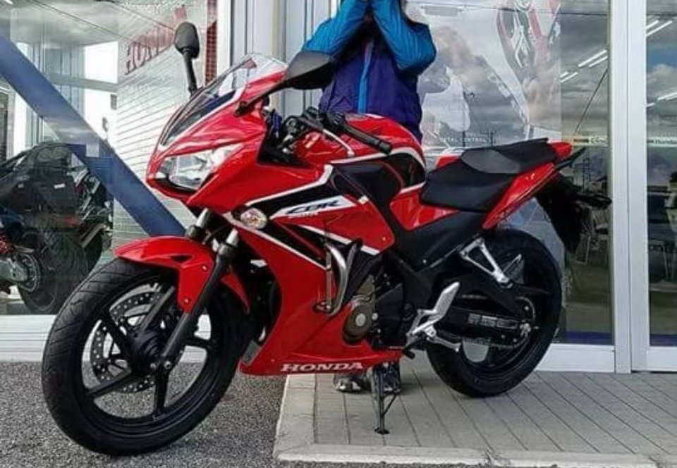osen1530's tweet photo. バイクが盗まれました
転売など防ぎたいので、拡散よろしくお願いいたします！

#バイク盗難
#拡散希望
#シェア希望
#千葉県
#野田市
#HONDA
#ホンダ
#CBR250R
#MC41
#250cc https://t.co/5OsZ3WTfm3