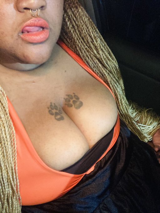 Do I make you horny Baby !!!!! Titts worship femdom findomme goddess Ebonydomme Retweet followers onlyfansbabe