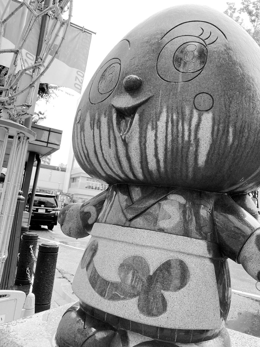 うなこちゃん観察日記📕6日目 8月15日（日）まだまだ雨☔️ 雨音と 水