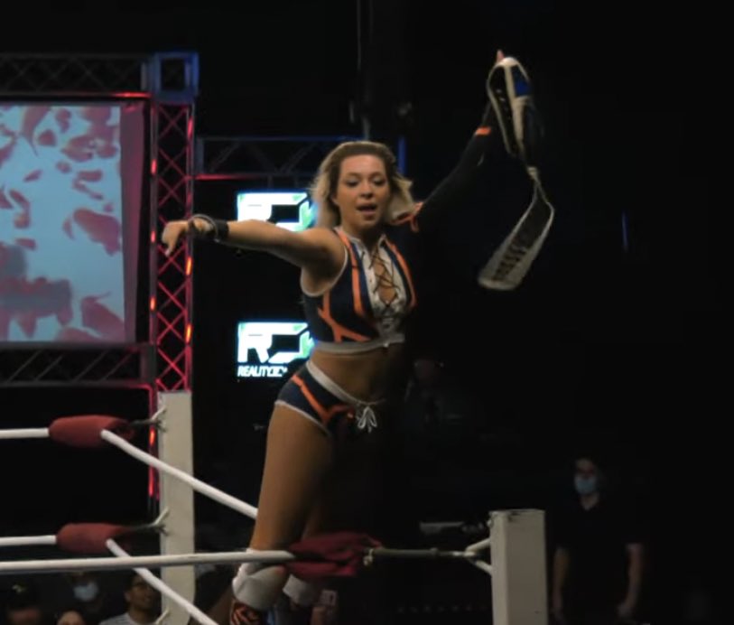 IAmCam8404's tweet photo. #BendTheKnee? After tonight, she should make everyone #KissHerBoots! Congratulations @ItsRaychellRose! She will DEFINITELY do the Diamonds Championship Proud!!! #AndNew #SummerOfChampionsVII @TheOfficialROW #DiamondsDivision #WomensWrestling ππ»πͺπ»ππ https://t.co/nWw8HOkTDx