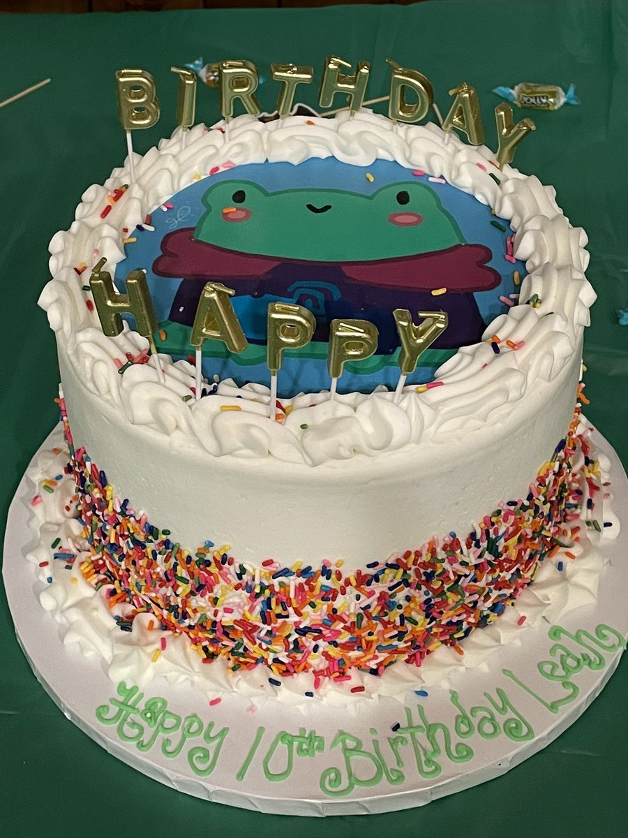 CoachSmiley42's tweet photo. Happy birthday to our middle child and my favorite daughter! Leah-b love you kiddo! #creativedaughter โฅ๏ธ๐โฅ๏ธ๐๐@kdsmiley80 https://t.co/V5VuD1OJ3G