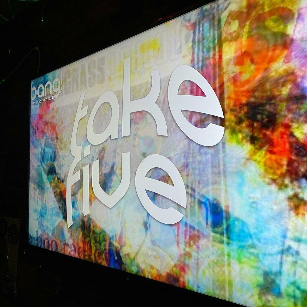 BangWolves's tweet image. We’ve missed this Wolverhampton!! Remember before 12 it’s all about your requests! #takefive #indie #alternative #doganddoublet instagr.am/p/CSkdvdCjbEv/