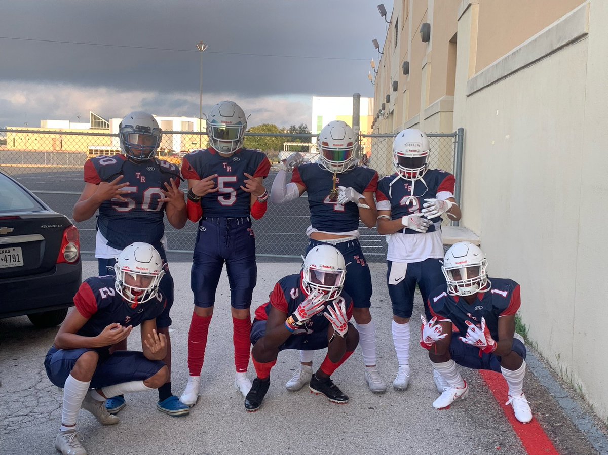 year 1 😈 @cristiansalazr_ <a href="/Darnellhans14/">darnell hansberry</a> <a href="/ShaiMarkajani_/">Shai Markajani 6’6 QB</a>  @c4jacorey  @Jacob7guerrero