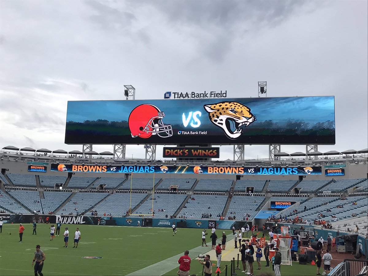 mr_corbod's tweet photo. @UniWatch @PhilHecken how many more years until the NFL realizes the @browns have a new logo?? https://t.co/ButkdcOgaR