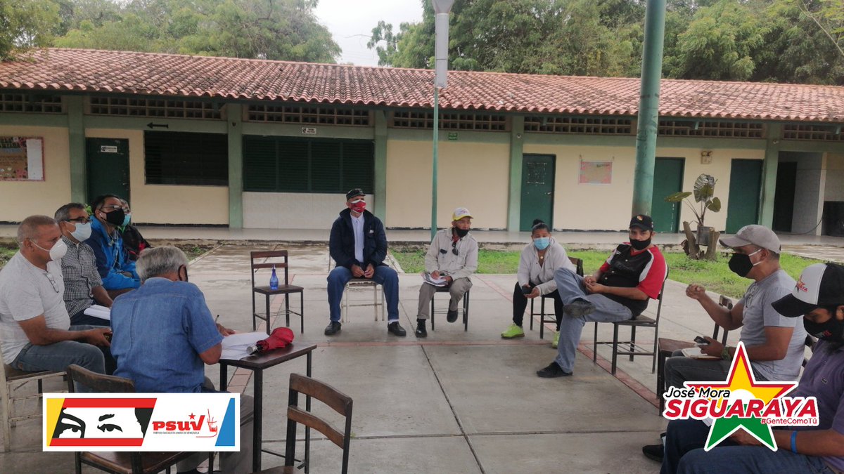 siguaraya1's tweet photo. Ahora, conservando las medidas de Bioseguridad, en Asamblea Vecinal desde la Escuela Bolivariana Santa Isabel, en Lomas Verdes, parroquia Santa Rosa, del Edo. Lara, con líderes y líderesas de El Cercado, promoviendo la construcción de la Ciudad Comunal.

@PartidoPSUV 
@PSUVLara_ https://t.co/G347WYoAof