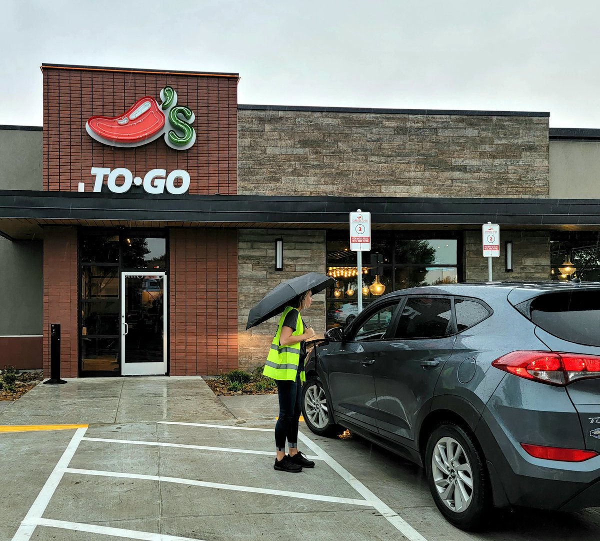 Hallelujah it's raining to go orders🎶☔
#chilislove