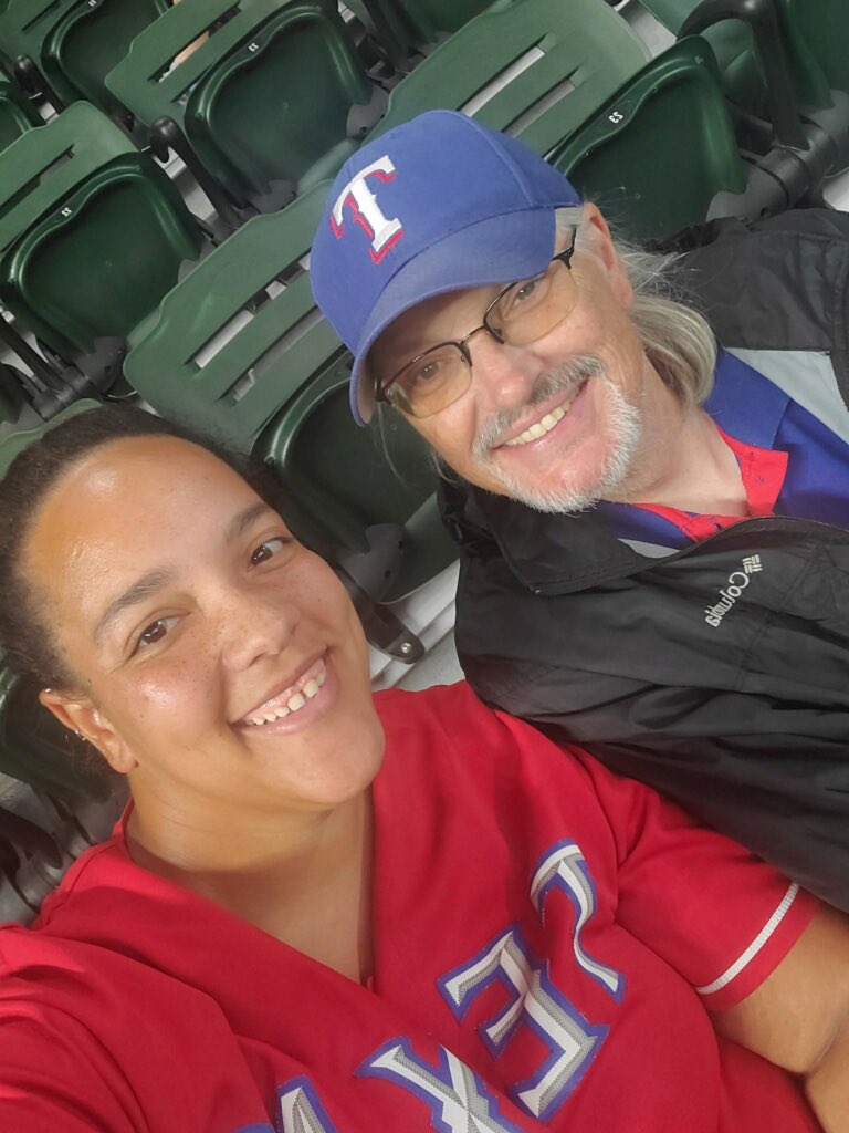 garywpatterson1's tweet photo. Daddy-daughter date #Beltre #TexasRangersHOF #ChuckMorgan https://t.co/xZL9oAQXuO