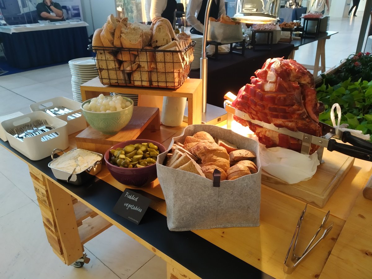 ConschdlCrystal's tweet image. Day one of the #IUCr is over now. It is nice to meet some #crystallographer friends again there with nice talks and good food.