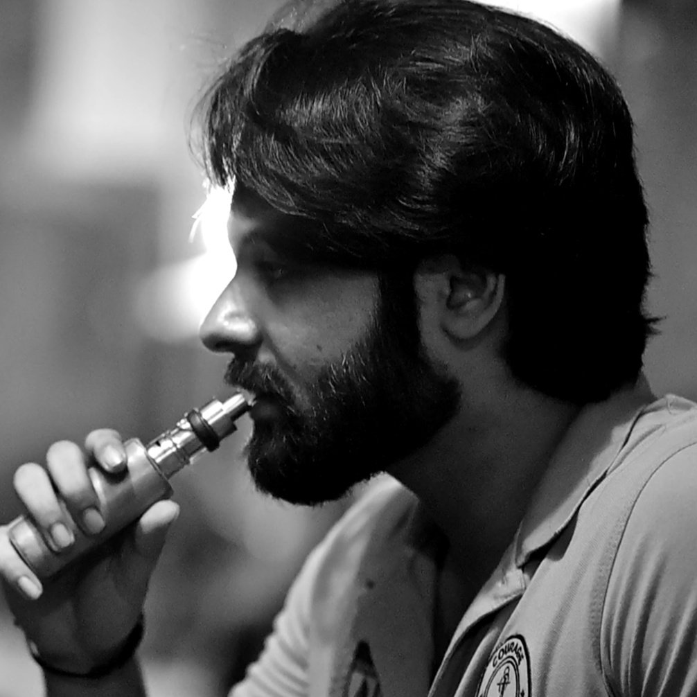 ALiShazoor's tweet photo. #vape #Zseries #products #nikonphotography #photography #nikon #productphotography #mirrorless #film #video #shesha #black #king #white #gold #love #gym #fitness #model #ASFilmsAndPhotography https://t.co/99lKxMhN1Z