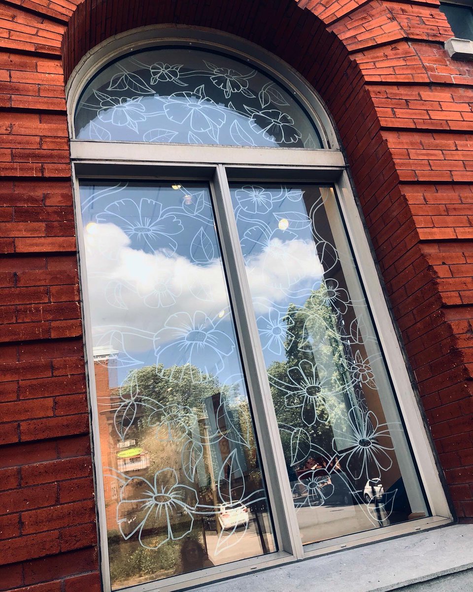 caracarmina's tweet photo. Et voilà!!!!
Windows are all pretty and full of flowers Cara Carmina style at the Centre culturel Georges-Vanier for my Exposition - Viva la vida avec Cara Carmina 🌸😊🙋🏻♀️
#caracarmina #illustrationexhibition #vivalavidaaveccaracarmina #ccgv #ccgvarts https://t.co/PZ4ZAmpWMy