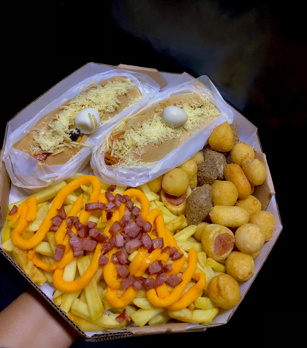 Foto de Hot Dog - cachorro quente brasil, combo com batatas do