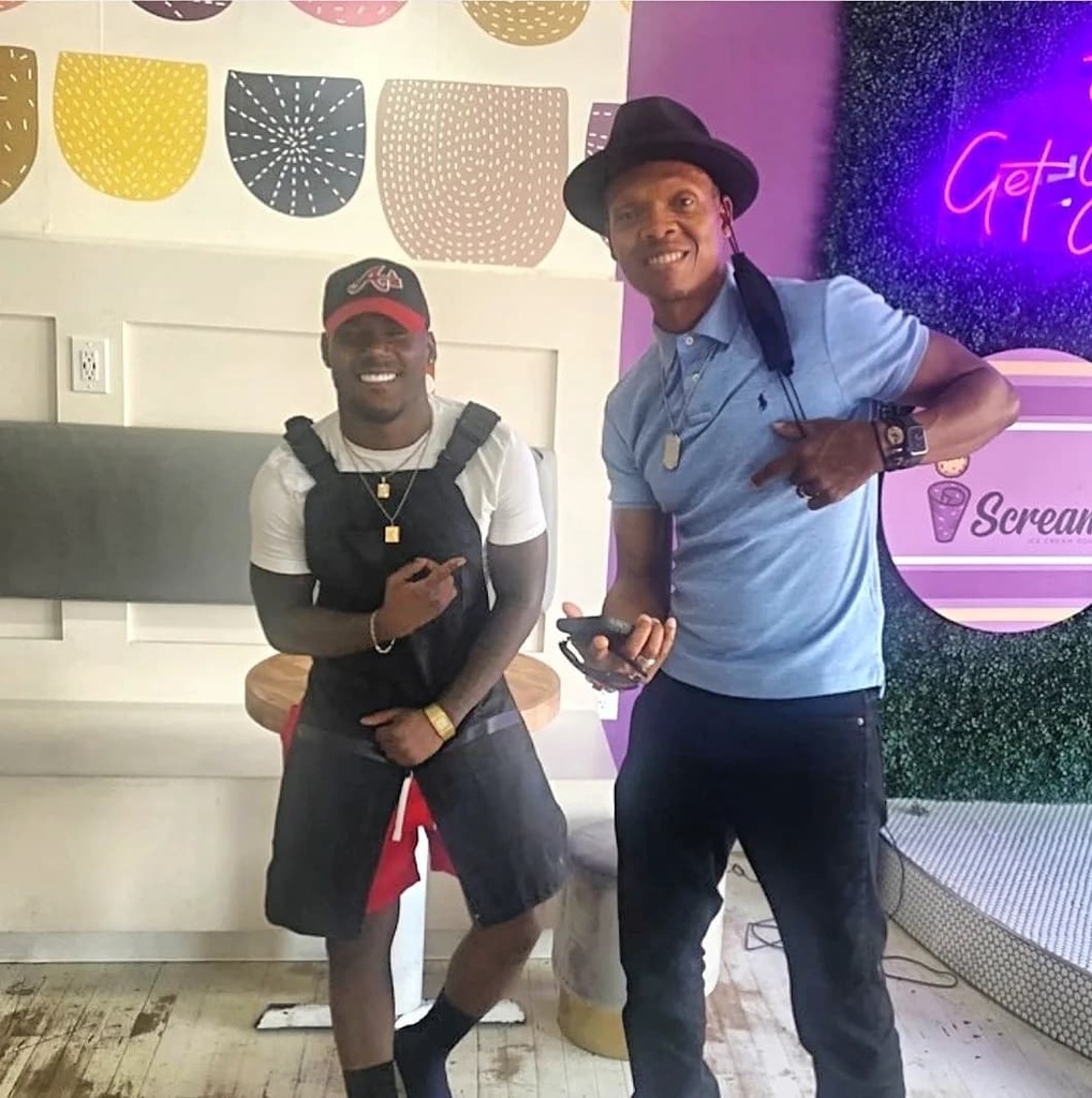 iscreamrolls's tweet photo. The Legend @bigrondevoe and the Superstar @karnesse 
.
.
.
#atlantalegends #celebrity #almostfamous #atlantafood #atlfoodie #foodofinstagram #igfoodie ##belbivdevoe #rhoa #encore https://t.co/58AK0fbGjN