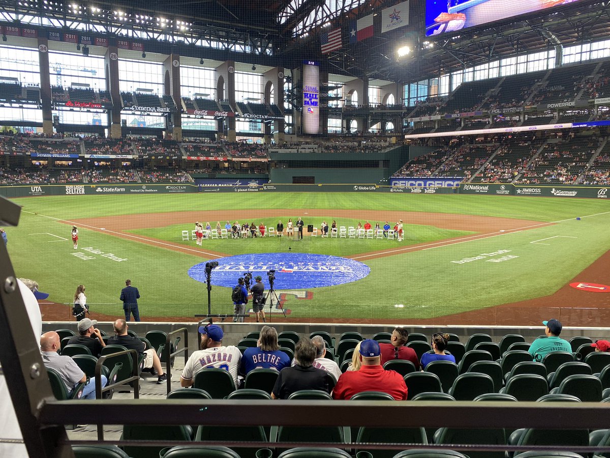 TimCiesco's tweet photo. We here — and we are FEELIN ourselves tbh 😎🙌🏻
#TexasRangers #StraightUpTX #AdrianBeltre #ChuckMorgan https://t.co/T4ROkmvl3F