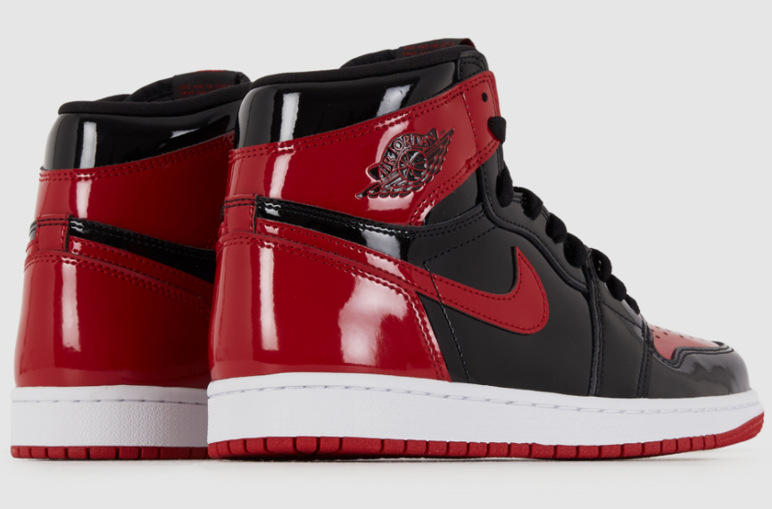 JustFreshKicks's tweet photo. Air Jordan 1 High OG “Bred Patent” Official Photos https://t.co/yqn91JjNgT https://t.co/fANe3kfGm1