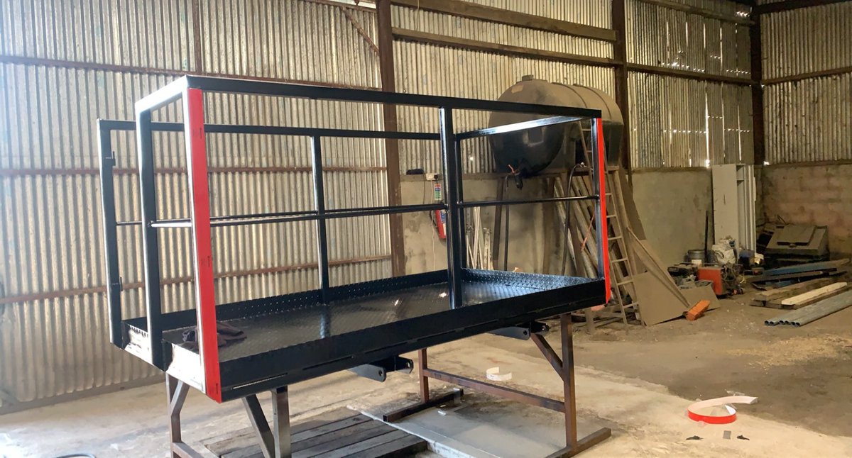 JamesScully1993's tweet photo. Safety basket I fabricated recently. Designed to be carried on pallet forks complete with automatic closing gate. #scullyengineering #worksafe https://t.co/aePl6eJCvk