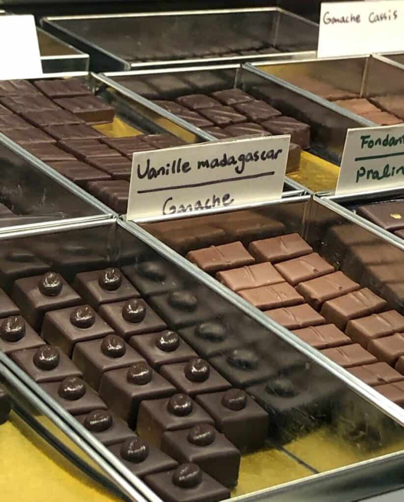 Delicious chocolate found on the food tour in Paris. I had the Madagascar Vanilla chocolate because I guess that will be the nearest I get to Madagascar this year. 

Read more 👉 lifepart2.com/food-tour-in-p…

#FoodTourInParis #ParisFoodTour #France
