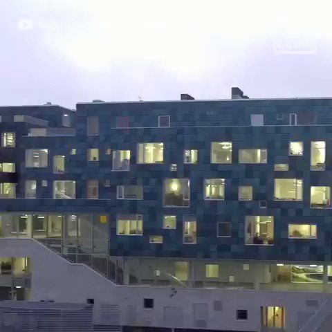 MikeHudema's tweet photo. This school in Denmark is covered in #solar panels. It's the longest solar panel facade in the world. 

RT if you think more schools should get a solar upgrade.

#ActOnClimate #climate #renewables #sustainability #solar #energy #innovation #tech #design #BuildBackBetter https://t.co/vNSeDjOWuI