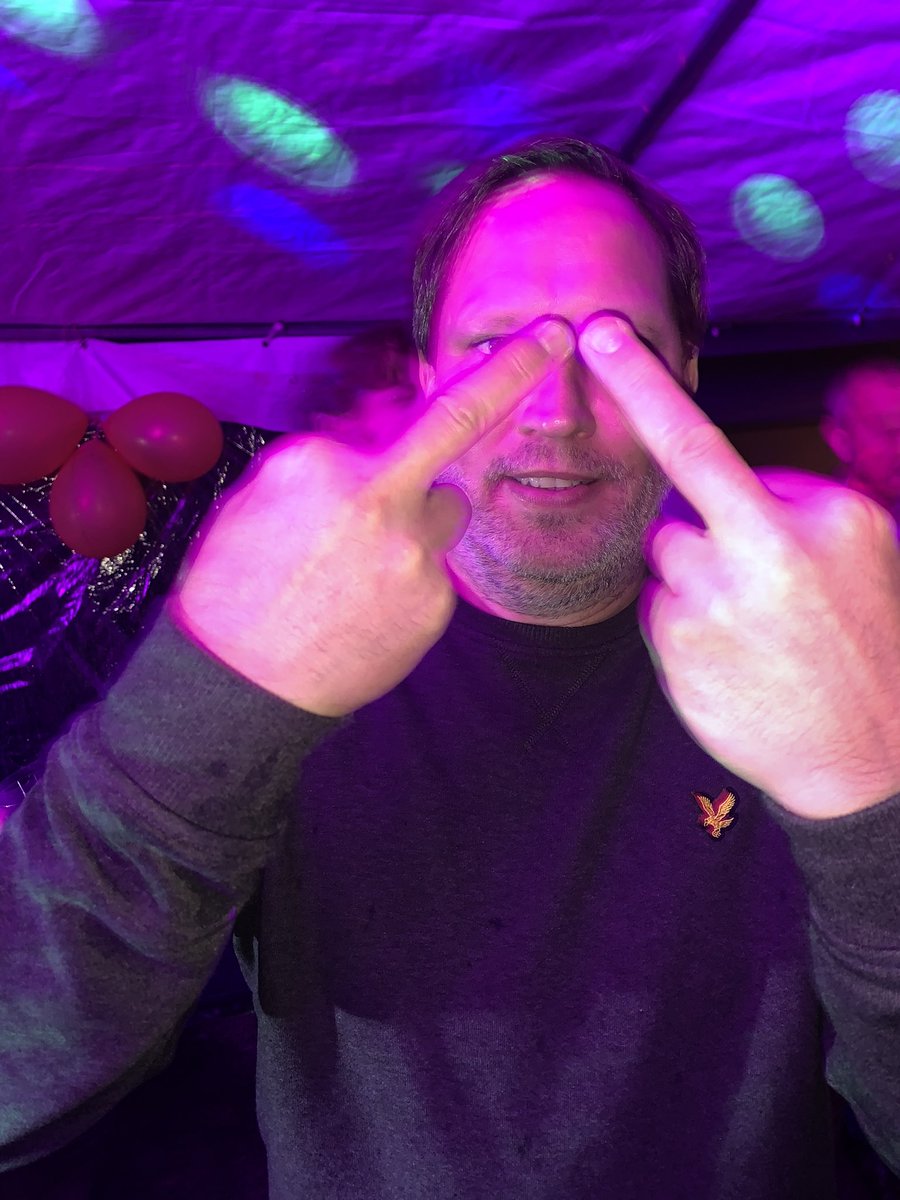 jamtiz's tweet photo. Frågade @j_lundqvist7 vad han tyckte om shitty🙈@PLPodden @PLP_Dennis https://t.co/i4wtSluEE4