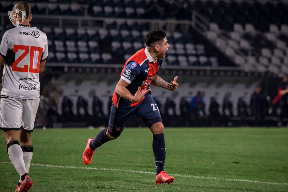🔴🔵 ¡EL SUPERCLÁSICO ES DE CERRO PORTEÑO!

🇵🇾 Goleada del Ciclón 3-0 ante Olimpia de visitante por la fecha 5 del Clausura 

⚽ 🇦🇷 Mauro Boselli, Claudio Aquino y Robert Morales los goleadores 

🟥 Ortiz y Torres en el local 

📷 <a href="/CCP1912oficial/">Club Cerro Porteño</a>