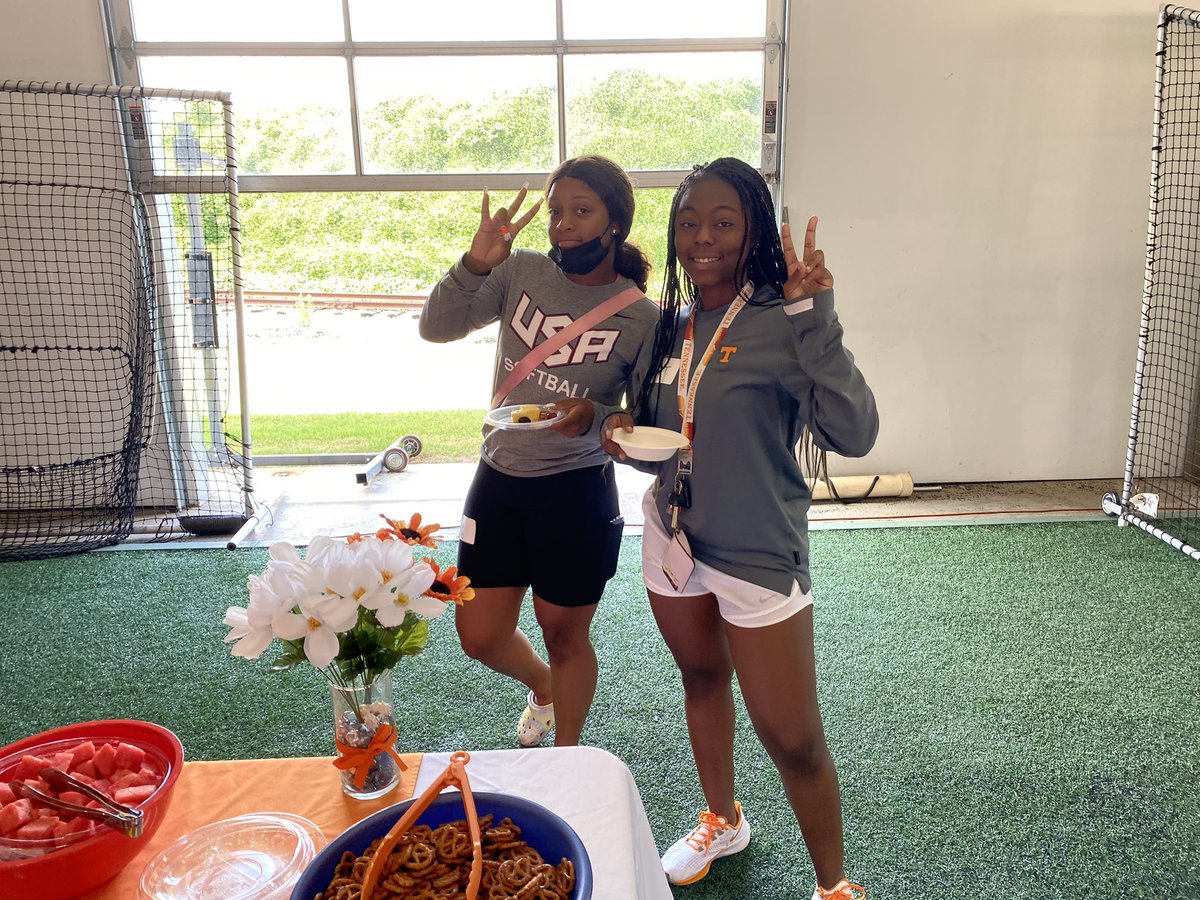 Vol_Softball's tweet photo. Had a great time hosting our newcomers &amp; parents today at Sherri Parker Lee 🧡

Fall semester is right around the corner! https://t.co/zWP9AKI2I1