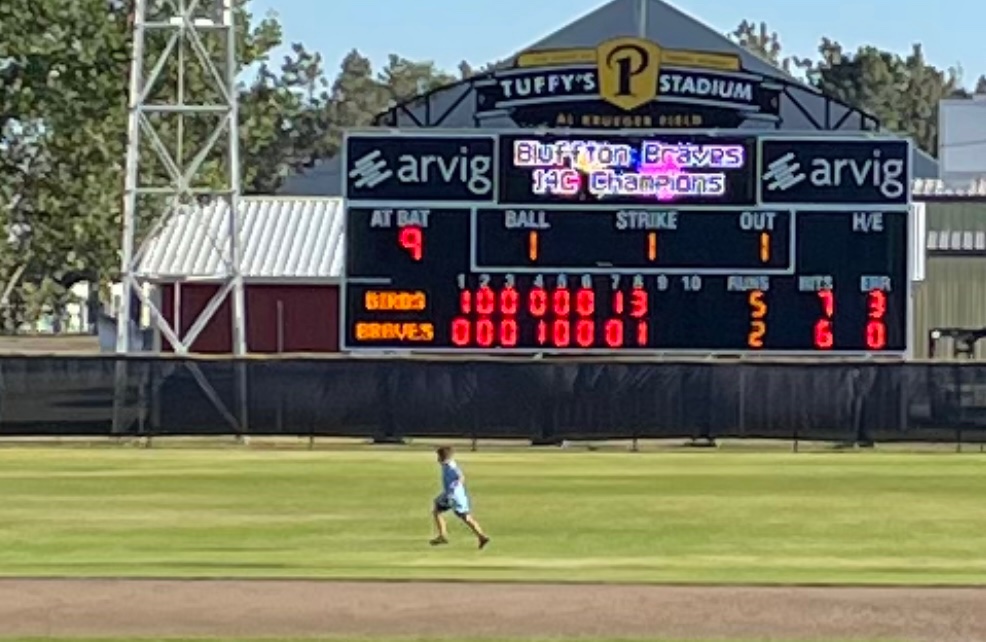 CatherineRiewer's tweet photo. Please pray for Stetson. A game ending collision leave the @snurdbirds short players,the Birds forfeit to the @BlufftonBraves in the 14C Region tourney, with a 5-2 lead. It is just a game,what is important is that Stetson is OK! 🙏🏻 🙏🏻 https://t.co/2OQ62cdU1i
