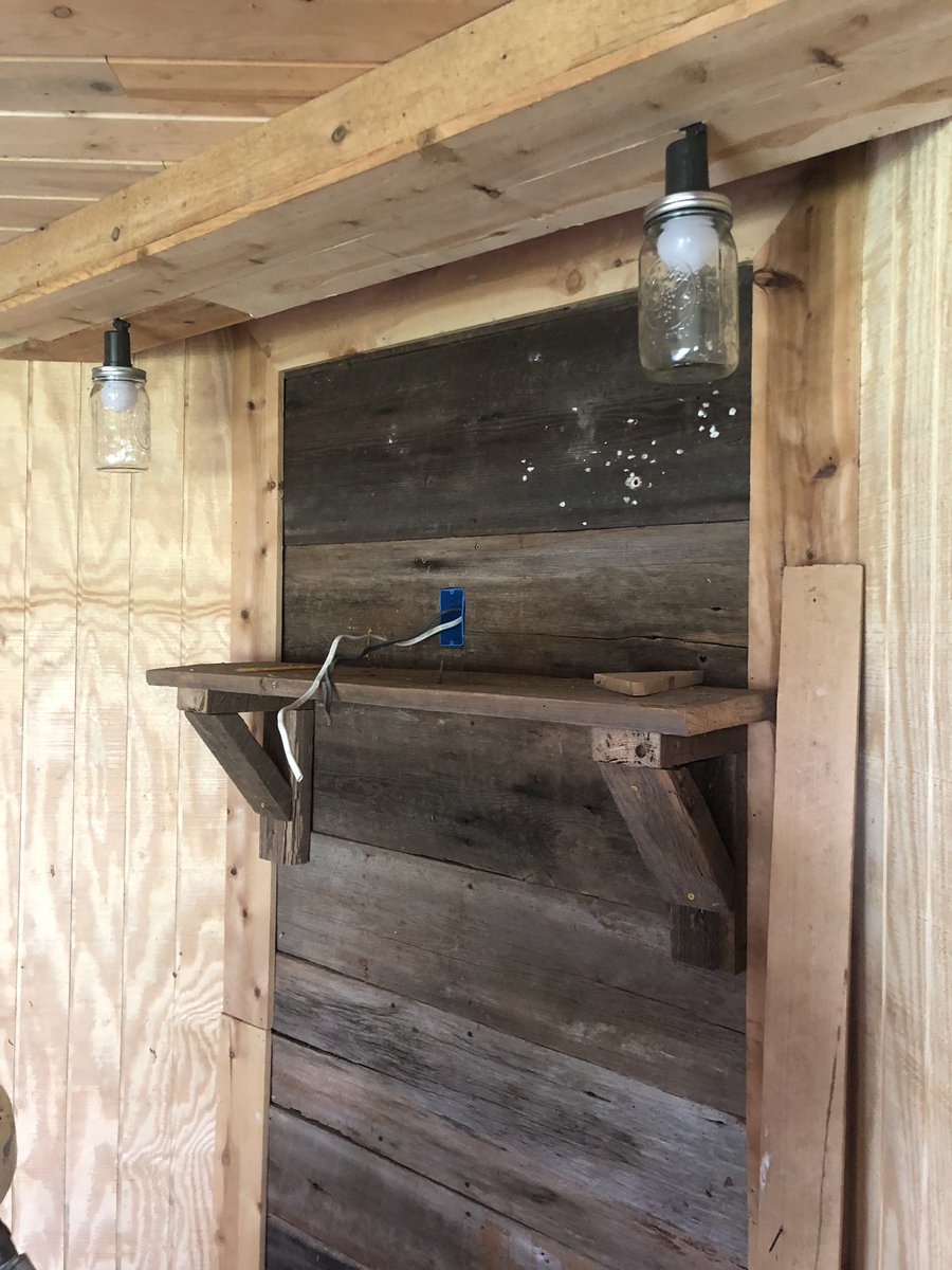 mhilyer85's tweet photo. Converting a old shed into a cabin. https://t.co/QHYWx3aNkX
