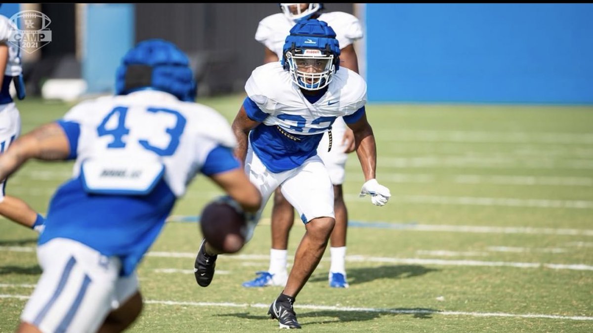 Two former Yellow Jackets getting after it during fall camp! #GoldBlooded ✨ #WayneTrain 🚂