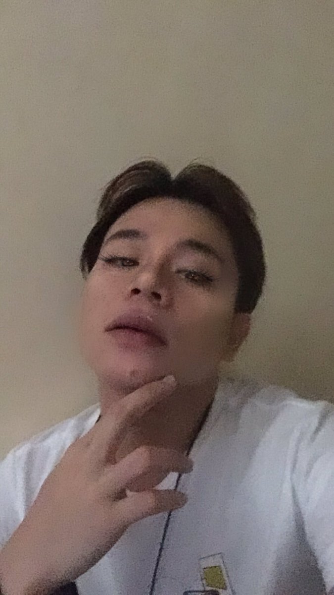 JustJanreyD's tweet photo. Whatโs up? Woke up like this. ๐คฃ๐
#LittleBitWeary #FavSpot https://t.co/KnD7vmJzJZ