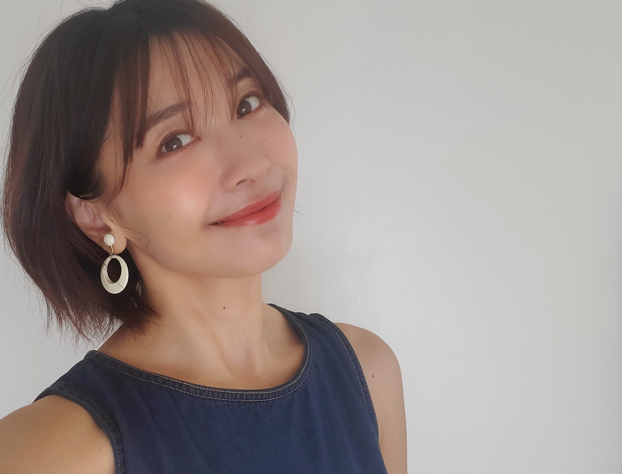 山崎真実 せっかくのお盆休みですが連日の雨ですね 今日でお盆休み最終日の方が多いかと思いますが 皆さんはゆっくりできましたか 私は連日家の整理に追われてるお盆休みでした 荷物が多すぎてそれでも片付かない 一向に終わりが見えない 顔が疲れ