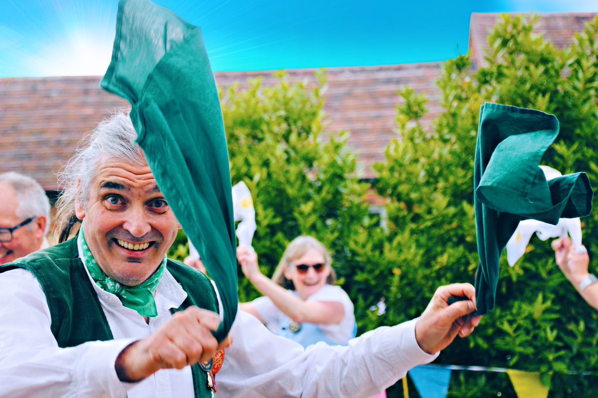 Good Morning everyone, we had a great day yesterday dancing <a href="/BATTLEFIELD1403/">Battlefield 1403</a> in #Shrewsbury. Friends, fun, laughs and gorgeous ice cream. We also met the very super <a href="/MDMShropshire/">MDM-Shrewsbury Levy</a>. If you fancy recreating medieval history give them a call. Top people. 👍😊