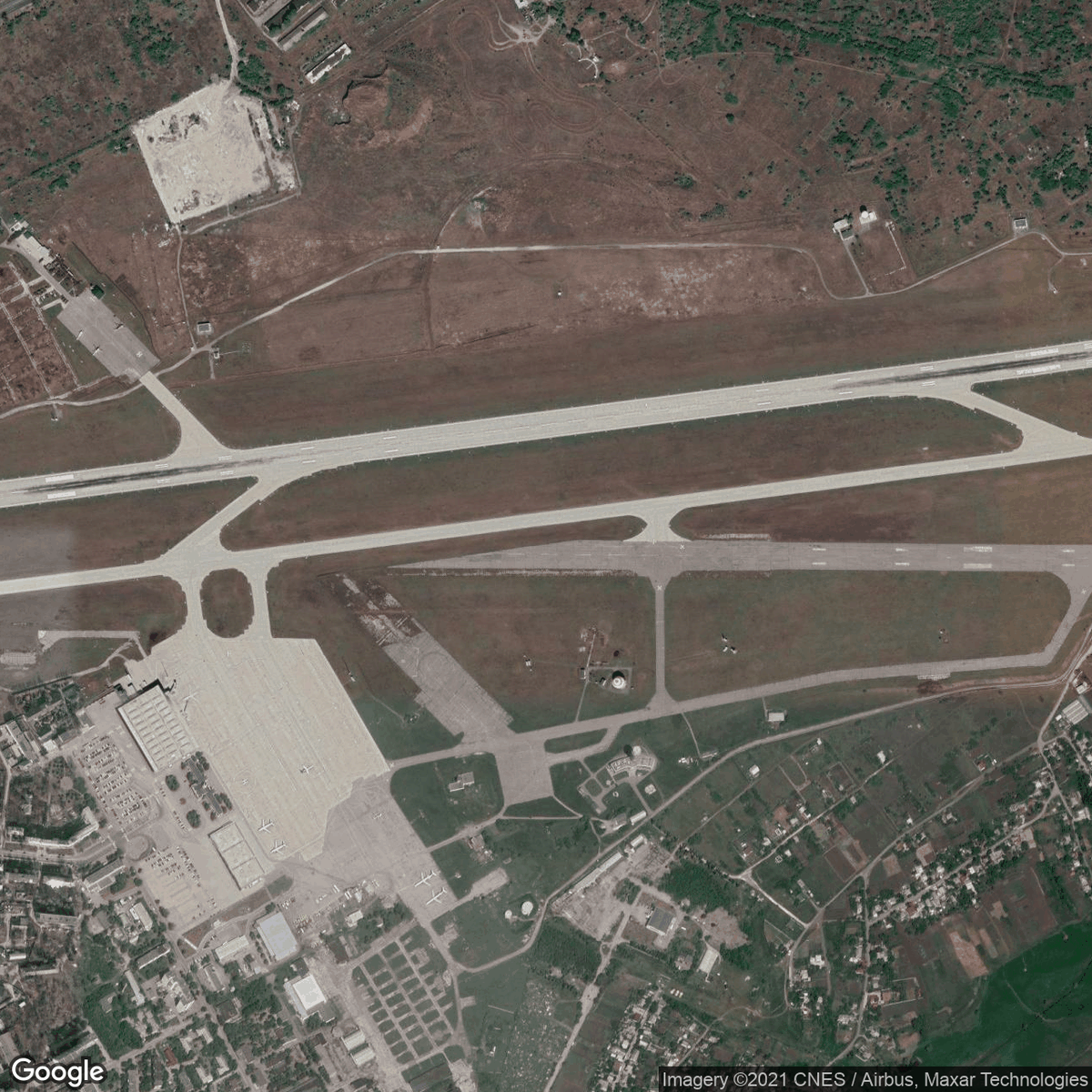 FindTheAirport's tweet photo. Which airport is this ? ⤵️

1️⃣  SUX Sioux Gateway Col. Bud Day Field
2️⃣  THR Mehrabad
3️⃣  HRK Kharkiv
4️⃣  SZX Shenzhen Bao'an https://t.co/CbWnI2IDZy