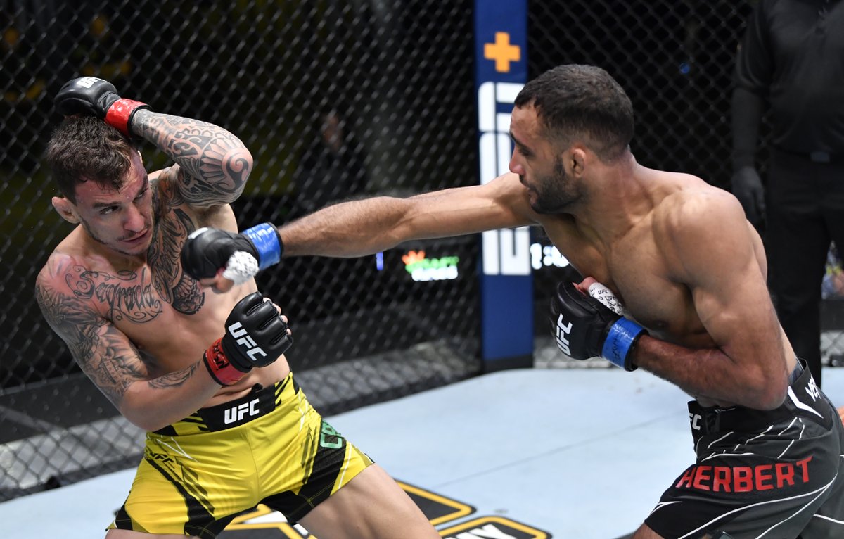 SFME_Mag's tweet photo. UFC returns to #AbuDhabi with #UFC267 in October
@ADShowdownWeek

👉 https://t.co/cmBHvrMKDv https://t.co/M8HZ3wZDQI