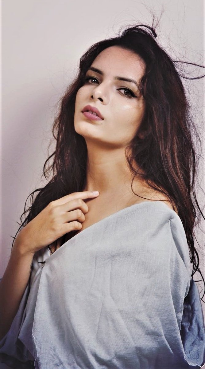 ComInfopedias's tweet image. Get the patriotic movies watched on this Independence day

#ajaydevan #moviereview #infopedias #moviereview #hindimovie