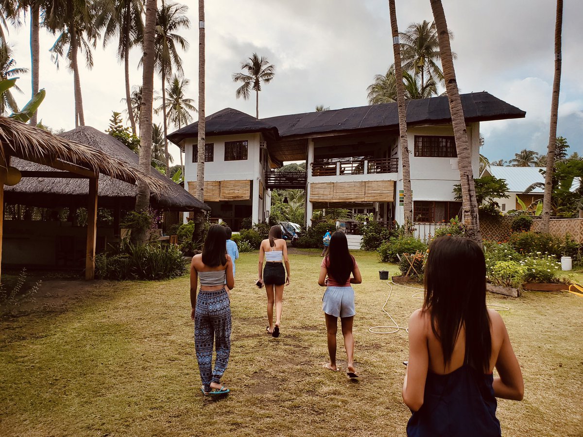 vanashliegh's tweet photo. badly wanna spend at least a day without worrying about anything, gaal where na u?:(((( #whenincamiguin https://t.co/yIjZ7rOXm2