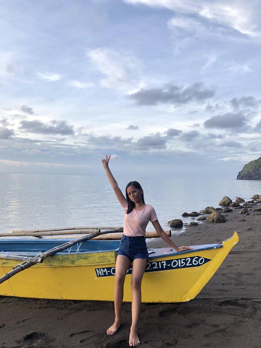 vanashliegh's tweet photo. badly wanna spend at least a day without worrying about anything, gaal where na u?:(((( #whenincamiguin https://t.co/yIjZ7rOXm2