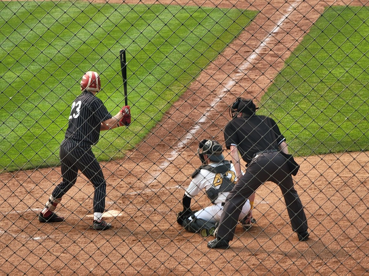 JoeMcFarland's tweet photo. This has been my view for most of the day (usually has a cameraman in there as well) for #BaseballDayInCanada. Then @DuckMillard, Ian & turn around + have great seats for a ball game or two. Tough day at the office, I tell ya. #CouldGetUsedToThis #WCBL https://t.co/ygtbU6Vz8z