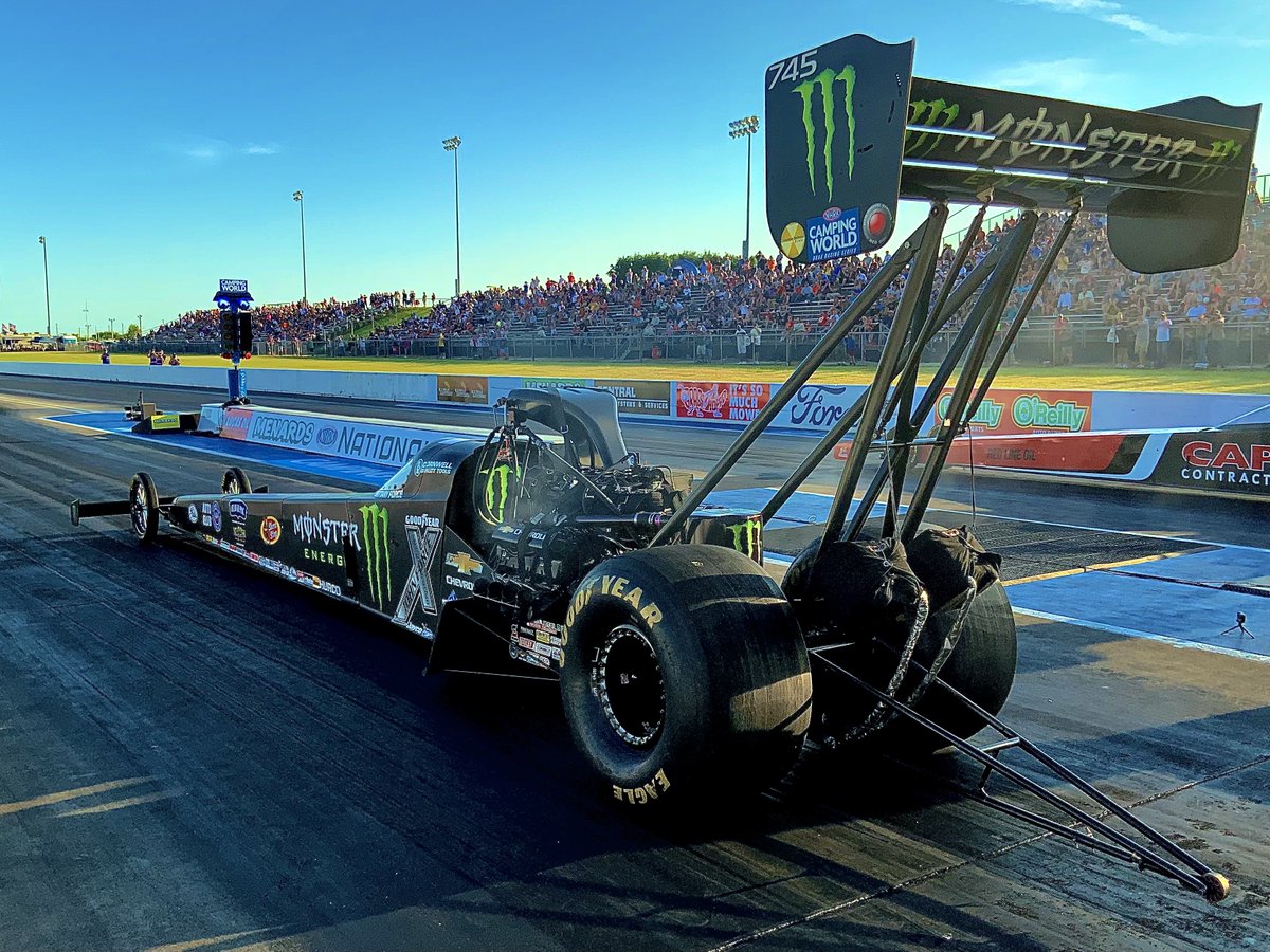 In final qualifying at the @NHRA #HeartlandNats at @heartlandmsp, @BrittanyForce & @MonsterEnergy stole the No. 1 spot. @JohnForce_FC & the @peakauto @TeamChevy will start from No. 6 & @roberthight7000 & @AAASoCal will shake things up from No. 14. Story: bit.ly/SatTopeka2021