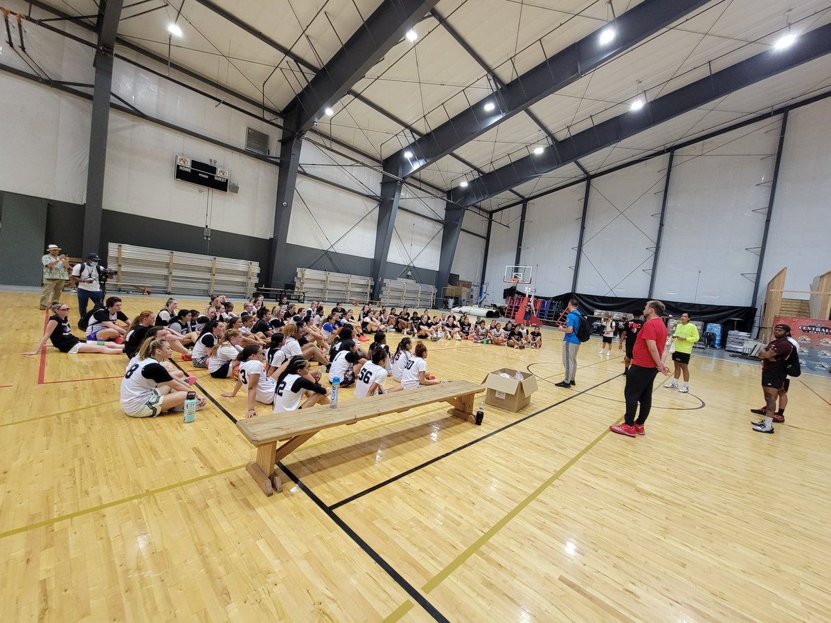 JobiwanTheCoach's tweet photo. Amazing showcase put together by @PGHWashington A ton of talent and some of the best coaches, trainers and media in the country! Glad to witness it! @MrYeahIKnow @Sniper_Kwam @AWProductions1_ https://t.co/SAN6FIemJs