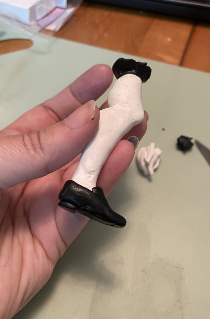 I’m making “lucky” Sir John’s leg keychains!