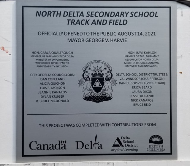 CQualtro's tweet image. This wonderful facility, which includes a world class track, soccer pitch, tennis and pickleball courts, and much more, is a great example of what we can achieve when all levels of government work together for the good of our community.