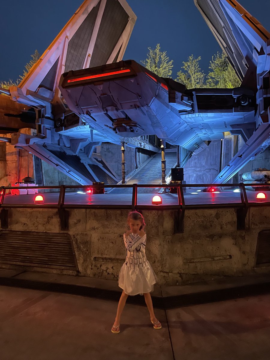 ryanshrout's tweet image. My daughter was beyond excited that a nearby group of teenage girls declared she was the “coolest kid they’d seen all day” after doing this rock pose in front of a TIE Echelon in a Stormtrooper dress.