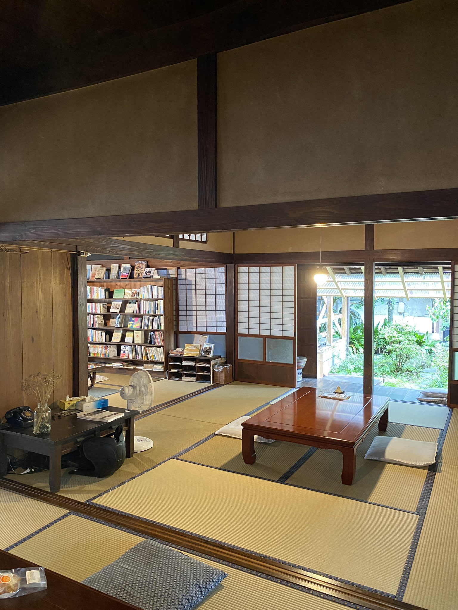 どい書店 おかやま コンセプトは おばあちゃんちよりも おばあちゃんち ばあちゃんちよりも落ち着く空間 ばあちゃんちに負けないおもてなし T Co Yhlhabf6qv Twitter