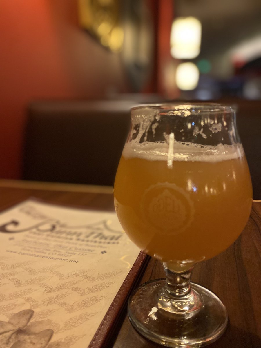 TimNorthburg's tweet photo. Wrapping up a good week and a busy day at work calls for some BannThai takeout and a @odellbrewing Peach Rambler beer.
⭐️⭐️⭐️⭐️⭐️
#springrolls #potstickers #thai #cashewnutchicken #pineapplecurry #peachbeer #peachrambler #takeout https://t.co/BYaFjSCxSR