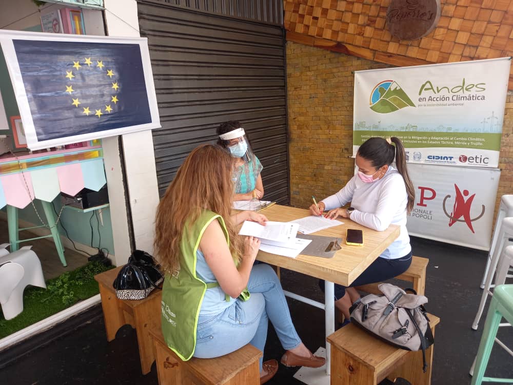AClimatica's tweet image. Industrias Pinbot, Rollees Ice Cream, Frutas de Bailadores, Inversiones Tata y Muebles Tuteca fueron seleccionadas para participar en el programa “Montaña Verde”, impulsado por @AClimatica para apoyar a las Pymes en la disminución del impacto ambiental de sus procesos productivos