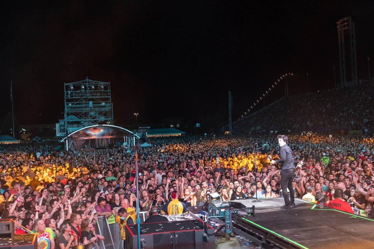 Green Day tweet media