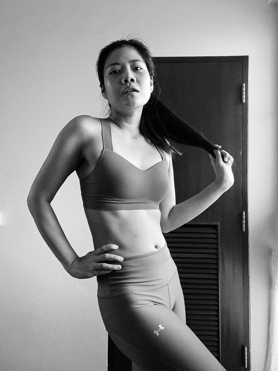 ThanchyS's tweet photo. ผลประกอบกาาจากการเล่น low impact cardio ที่หลัก ๆ เราออกกำลังเพื่อแก้ปัญหาปวดคอบ่าไหล่ เพราะ หยุด cardio เกิน 2 วัน ไมเกรนถามหา
เธอจงไปตาม มีพื้นที่เท่าเสื่อ 1 ผืน ก็ออกกำลังที่บ้านได้
👇🏻👇🏻
https://t.co/ffU2LfKpRJ
#BodyProject
30 นาที/วัน เพื่อดูแลฟื้นฟูร่างที่นั่งหน้าคอม https://t.co/BnMsFUOCWv